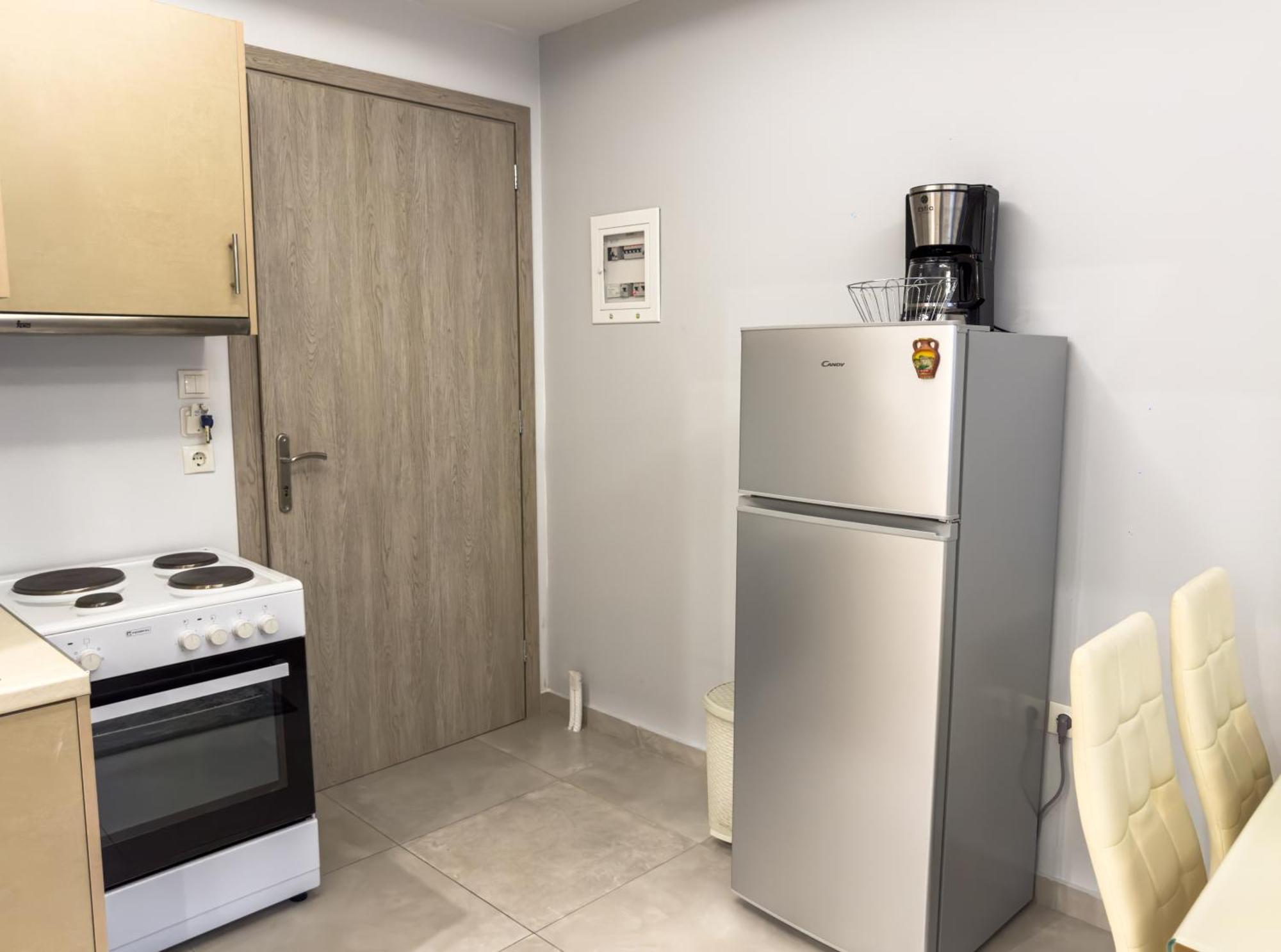 Contemporary & Spacious Renovated Apartment, Dt Syntagma, /touristic Area Apartment *