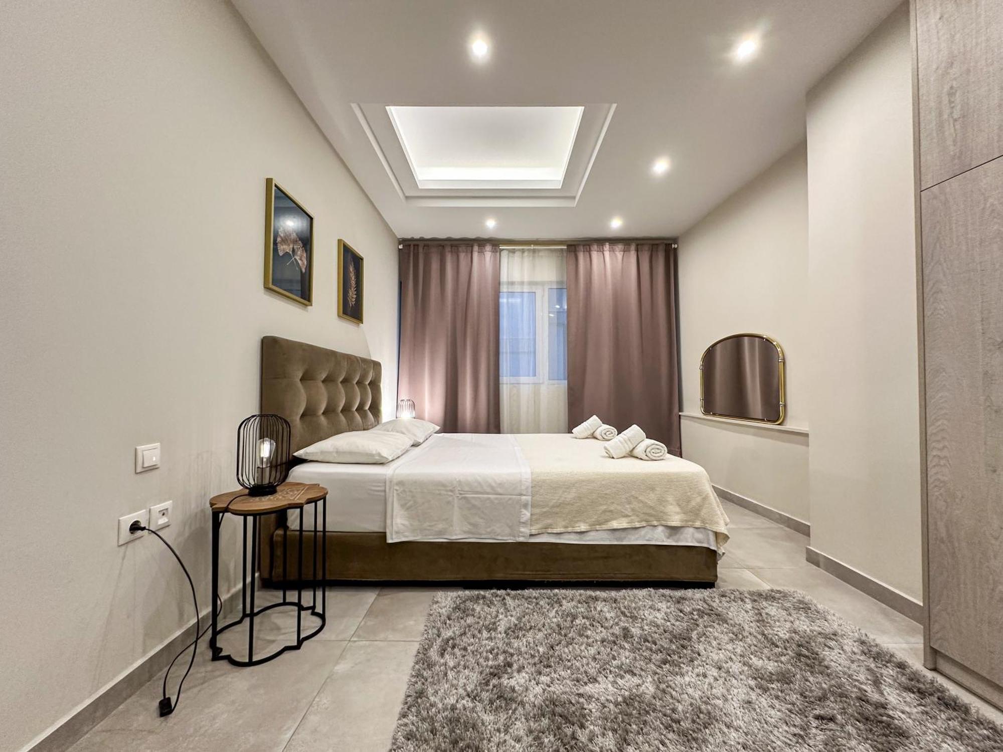 Apartment Contemporary & Spacious Renovated Apartment, Dt Syntagma, /touristic Area