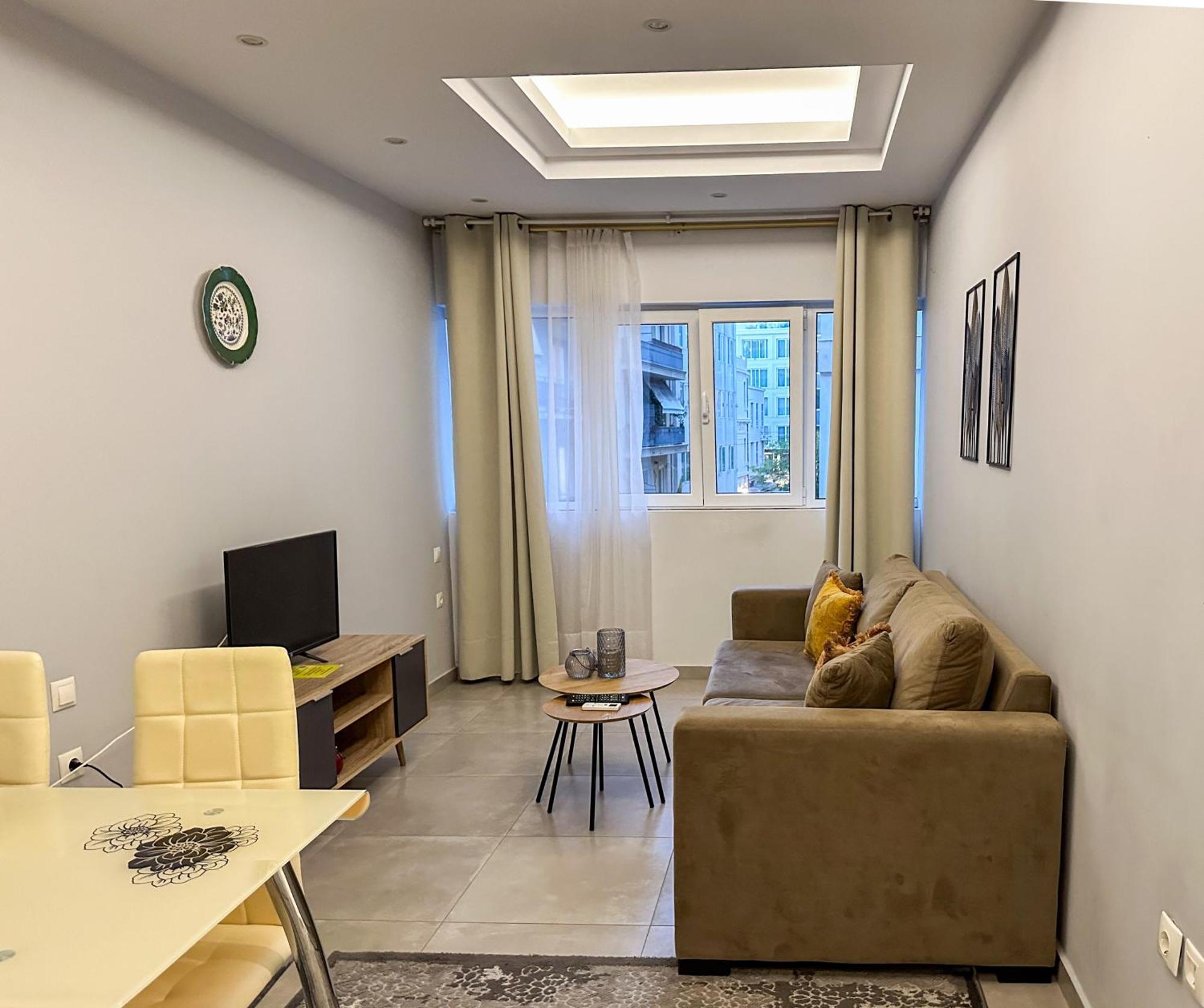 Contemporary & Spacious Renovated Apartment, Dt Syntagma, /touristic Area Apartment
